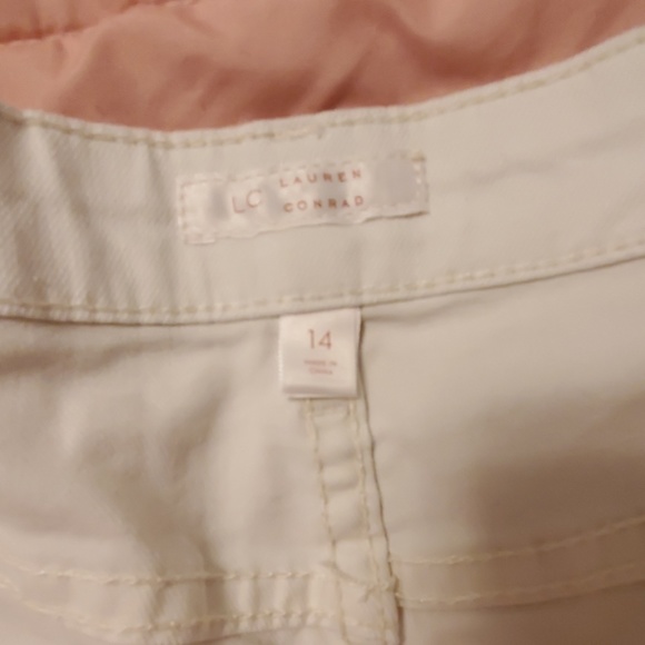 Lauren Conrad cute white shorts - Picture 2 of 5